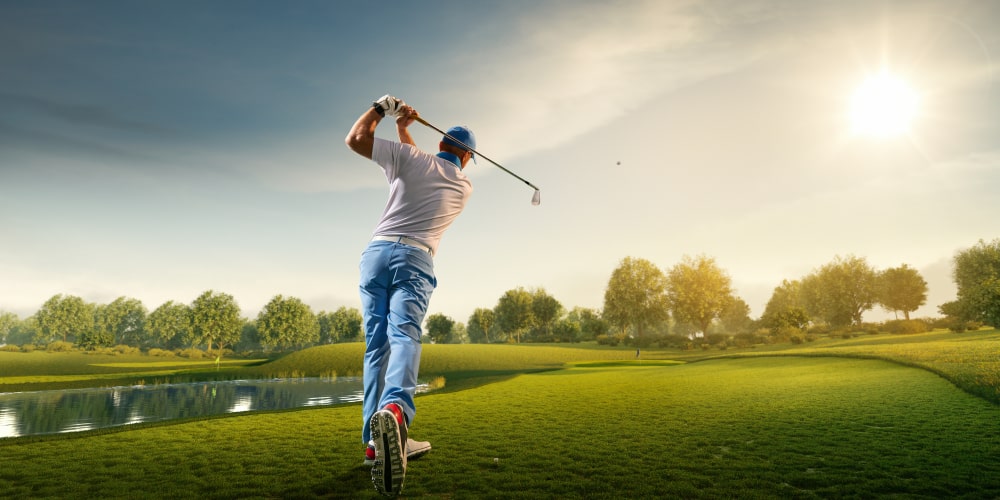 Man playing golf - What Is Fascial Stretch Therapy? An Introductory Guide for Newcomers